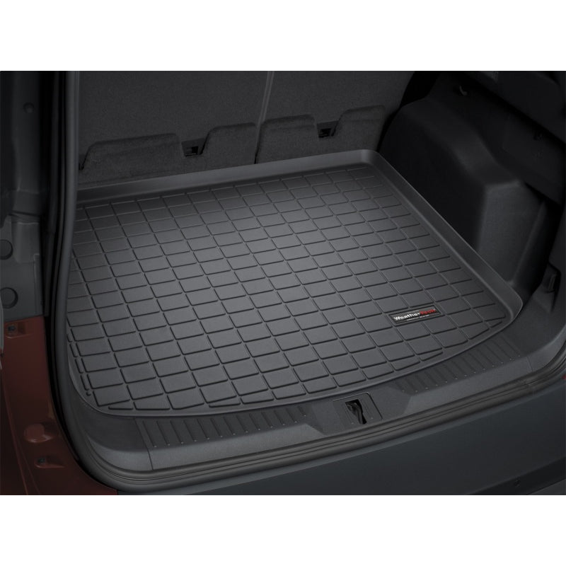 00-04-Volvo-V40-Cargo-Liners---Black